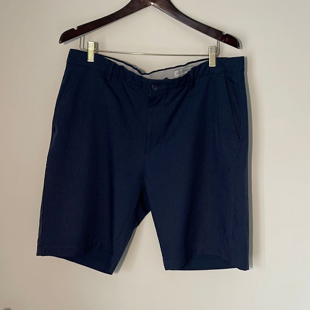 Mens Greg‎ Norman Golf Shorts Blue. Size 38